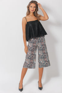 Straight-leg pants with floral print